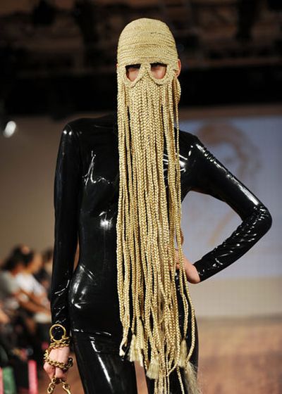 Charlie le Mindu's hairy creations at London fashion week (14 pics)