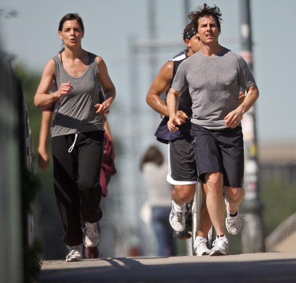 Tom and Katie jogging out together (7 pics)