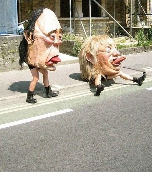 Weird and hilarious Halloween costumes (46 pics)