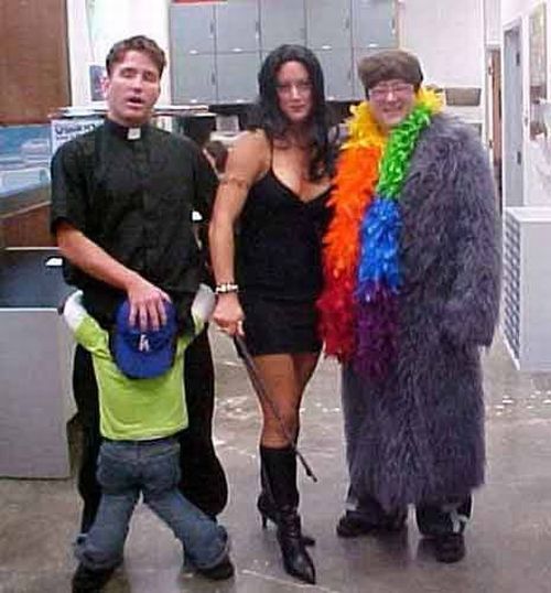 Weird and hilarious Halloween costumes (46 pics)
