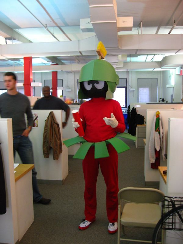 Weird and hilarious Halloween costumes (46 pics)