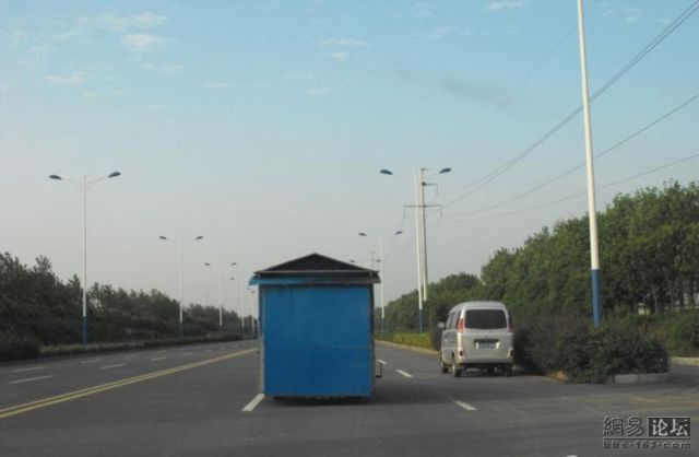 House on wheels (5 photos)