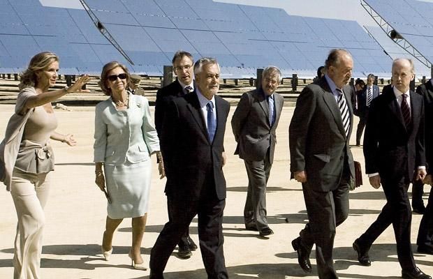 The Solucar solar power plant in Sanlucar la Mayor (10 pics)