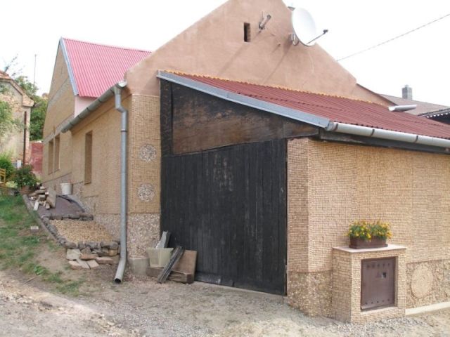 A house made from… Cool! (10 pics)