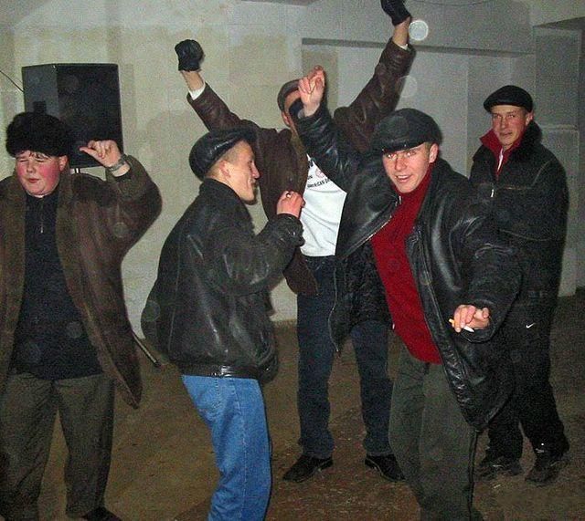 Youth of Russia's backwoods (63 pics)