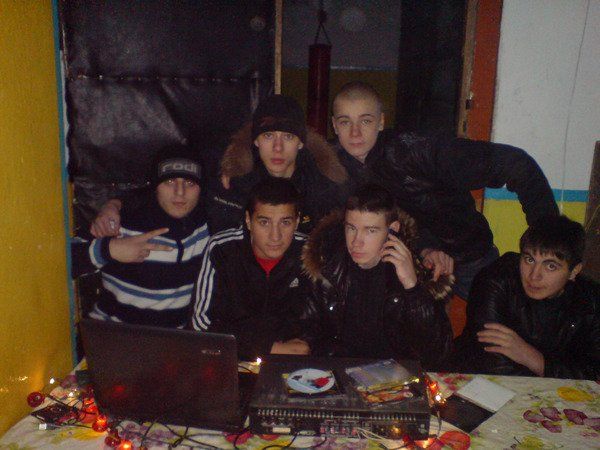 Youth of Russia's backwoods (63 pics)