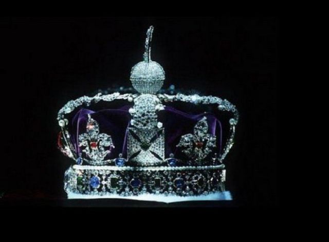 Royal crowns and tiaras (47 pics)