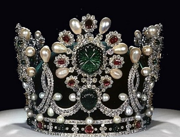 Royal crowns and tiaras (47 pics)