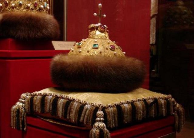 Royal crowns and tiaras (47 pics)