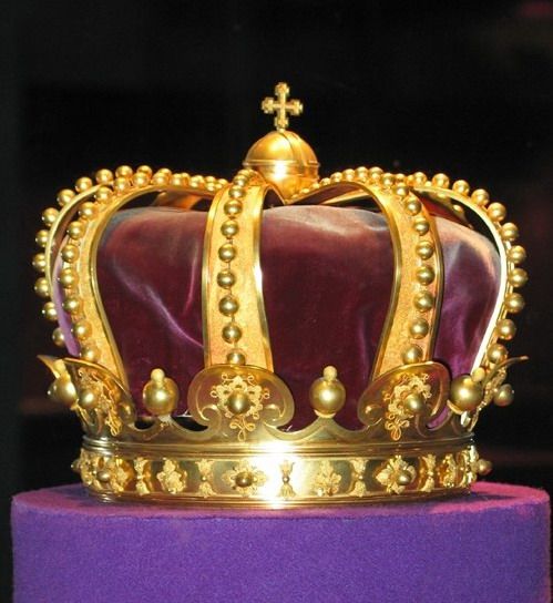 Royal crowns and tiaras (47 pics)