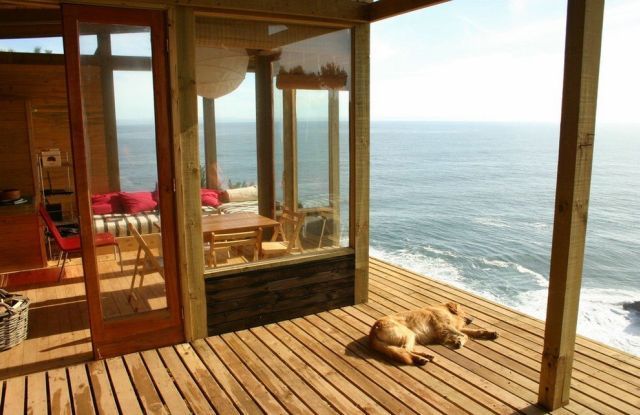House on the cliff (13 pics)