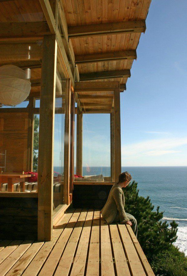 House on the cliff (13 pics)