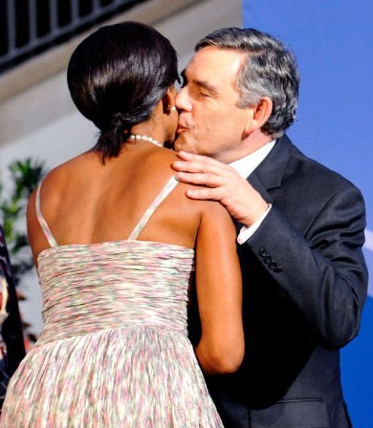 Berlusconi is the only one who won’t have Michelle Obama’s hugs! (10 pics)