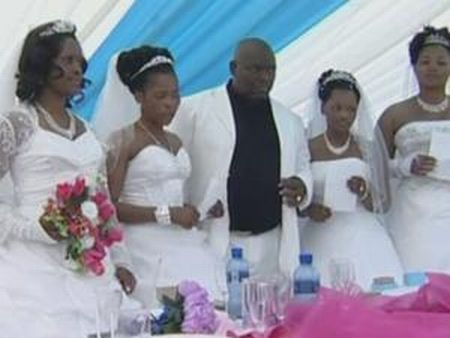 Groom says ‘I do’ four times at once (9 pics)
