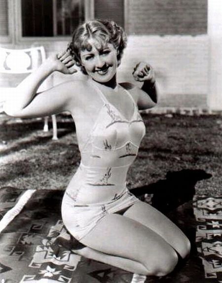 Swimsuits from the past (39 pics)
