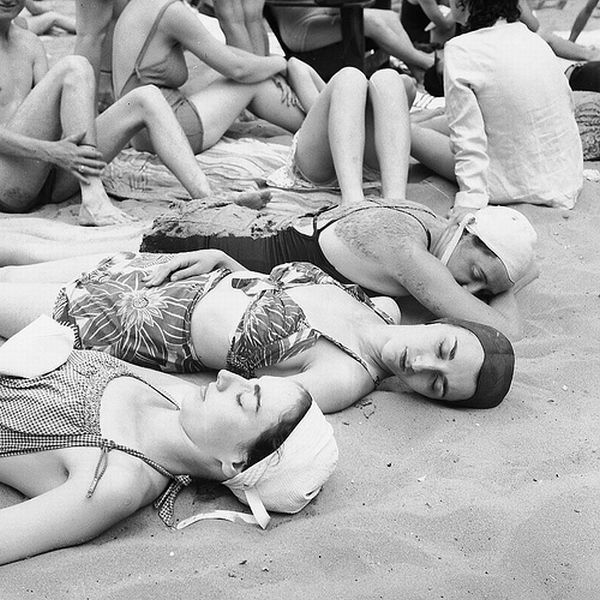Swimsuits from the past (39 pics)