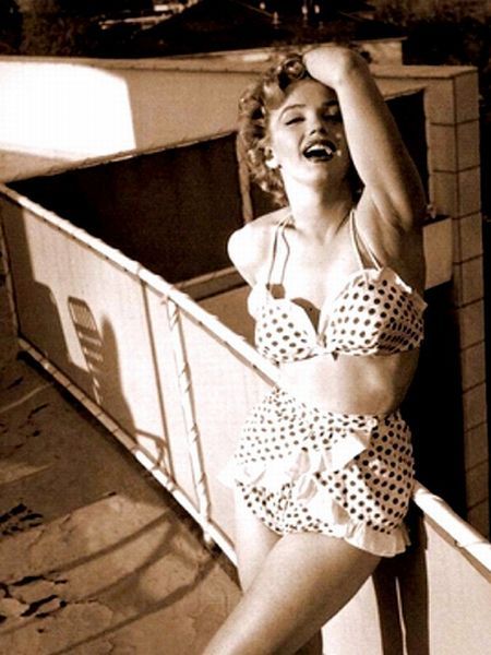 Swimsuits from the past (39 pics)