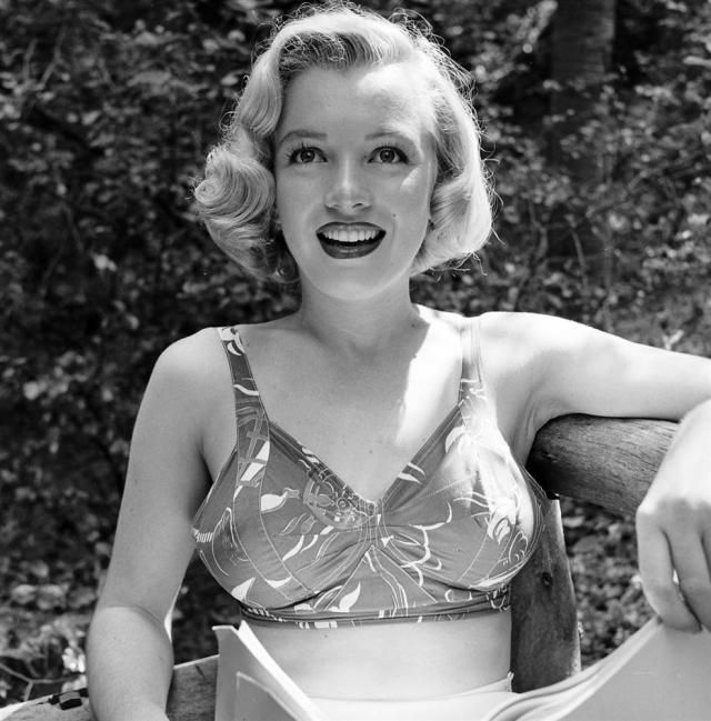 Swimsuits from the past (39 pics)
