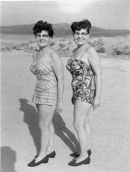 Swimsuits from the past (39 pics)