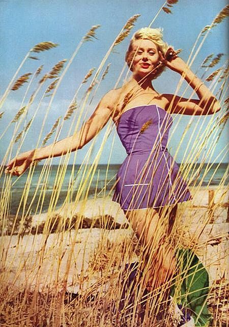 Swimsuits from the past (39 pics)