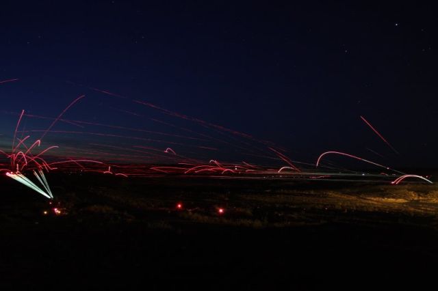 How does a battle look like in the night? (19 pics)