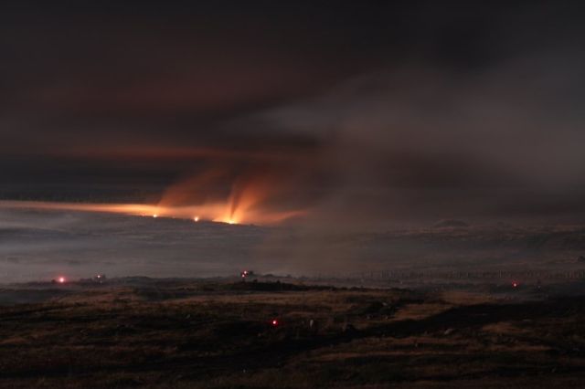 How does a battle look like in the night? (19 pics)