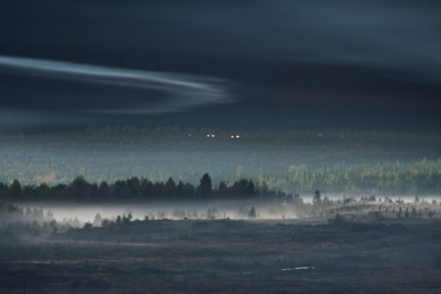 How does a battle look like in the night? (19 pics)
