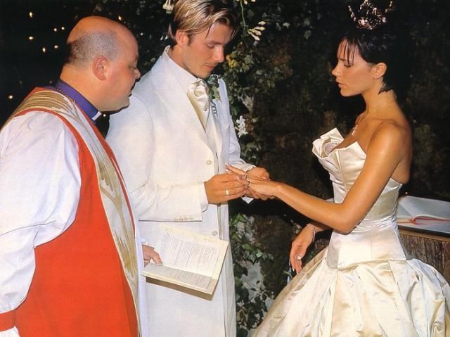 Victoria Beckham: before and after (23 pics)