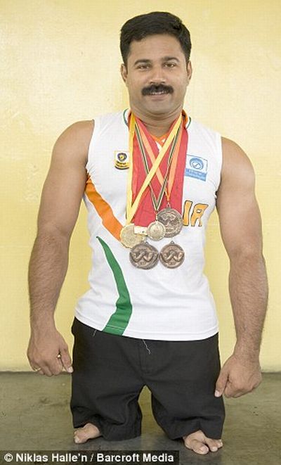 Joby Mathew - a man of strong will (11 pics)