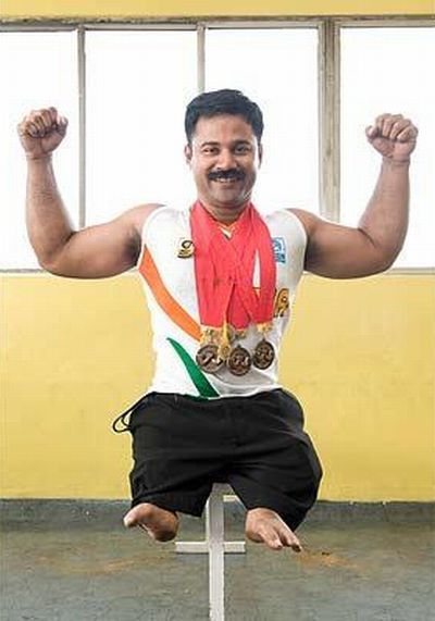 Joby Mathew - a man of strong will (11 pics)