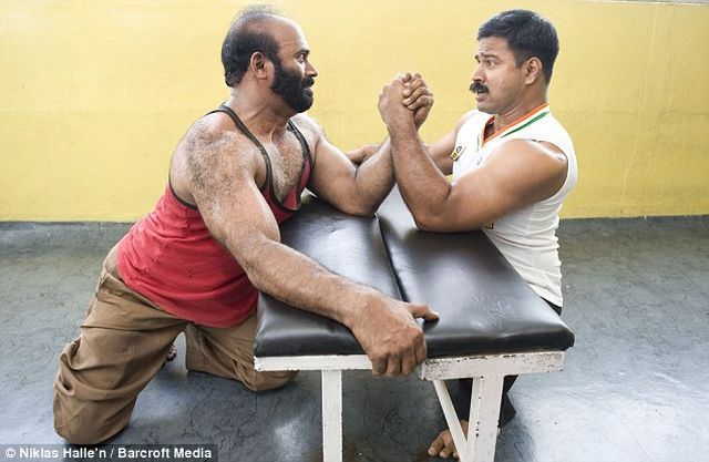 Joby Mathew - a man of strong will (11 pics)