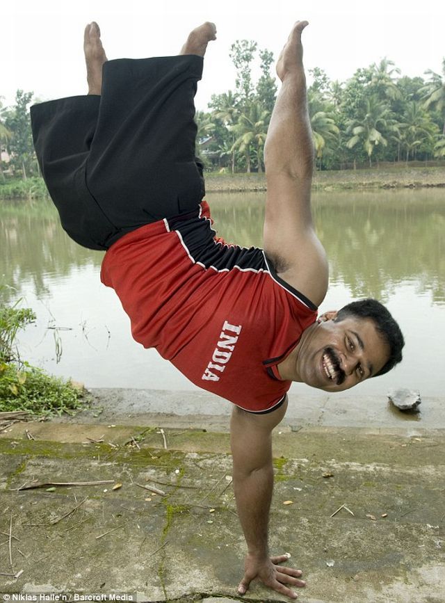 Joby Mathew - a man of strong will (11 pics)