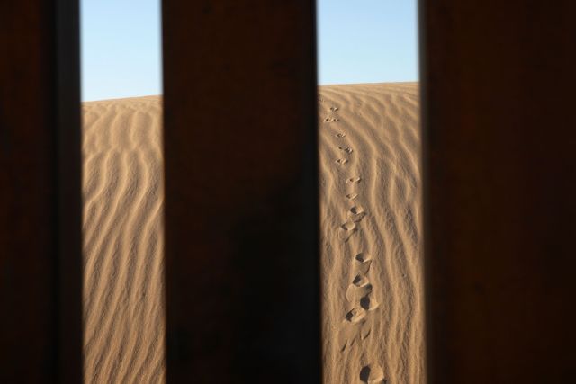 The Mexico - United States barrier (33 pics)