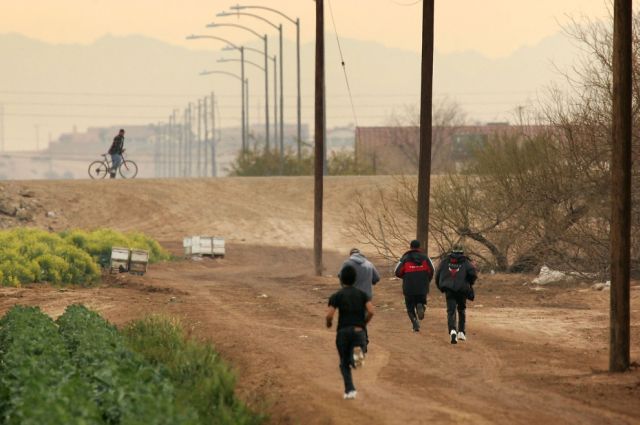 The Mexico - United States barrier (33 pics)