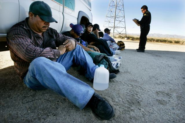 The Mexico - United States barrier (33 pics)
