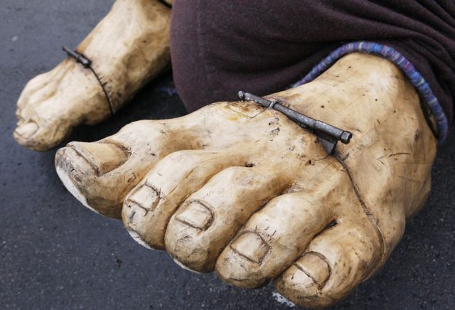 ‘The Berlin Reunion’ by France's Royal de Luxe street theatre company (35 pics)