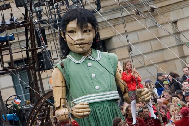 ‘The Berlin Reunion’ by France's Royal de Luxe street theatre company (35 pics)
