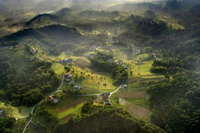 Beautiful landscapes from above (27 pics)