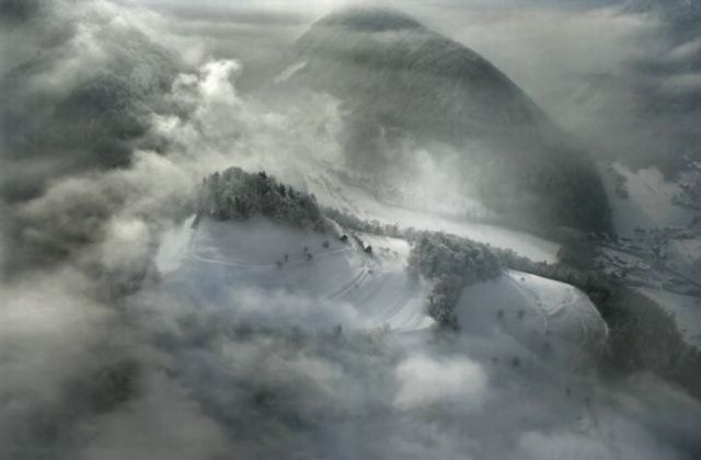 Beautiful landscapes from above (27 pics)