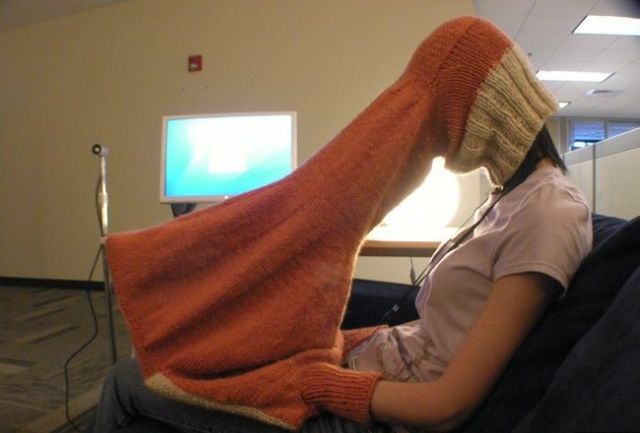 Is it fetishism or for privacy purpose? (4 pics)