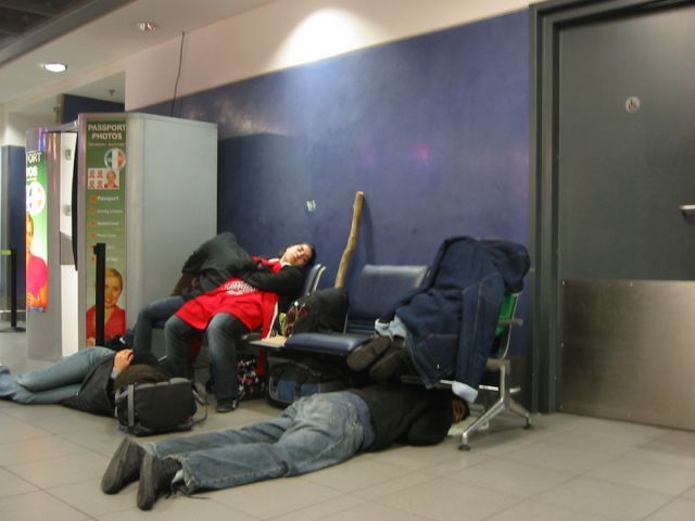 “Victims” of airports (35 pics)