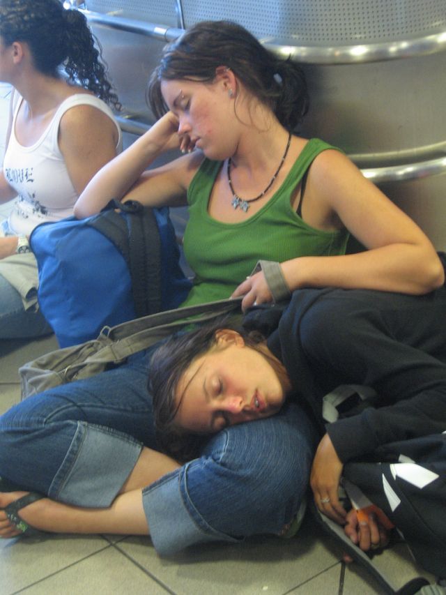 “Victims” of airports (35 pics)