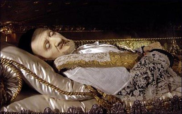 Incorruptible Corpses (16 pics + 2 videos)