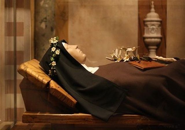 Incorruptible Corpses (16 pics + 2 videos)