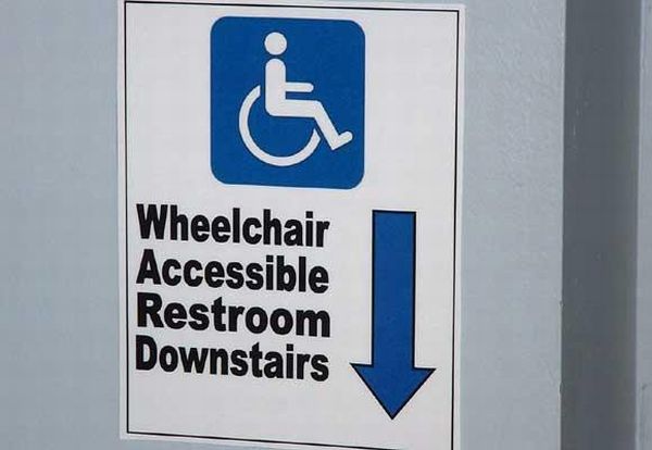 Humour with toilet signs    (26 pics)