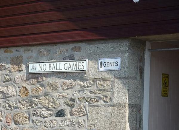 Humour with toilet signs    (26 pics)