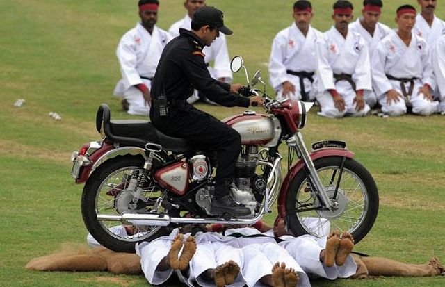 Indian anti-terrorist commandos’ skills (13 pics)