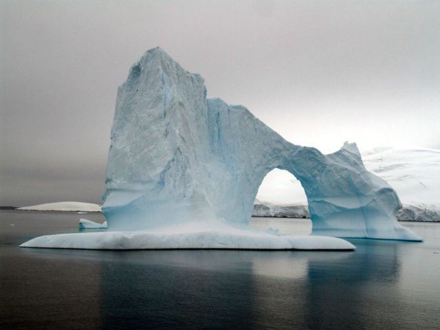 The beauty and splendor of icebergs (110 pics)