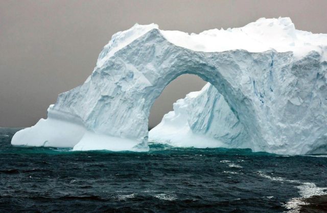 The beauty and splendor of icebergs (110 pics)