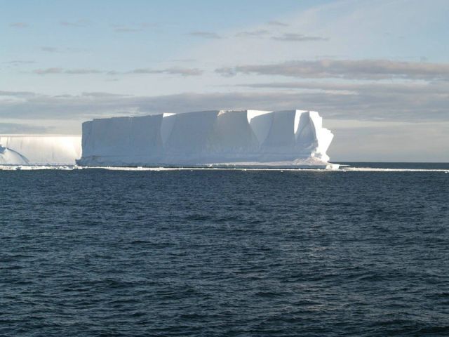 The beauty and splendor of icebergs (110 pics)